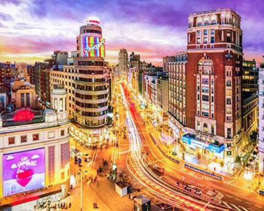 Apartments Plaza Callao มาดริด ภายนอก รูปภาพ